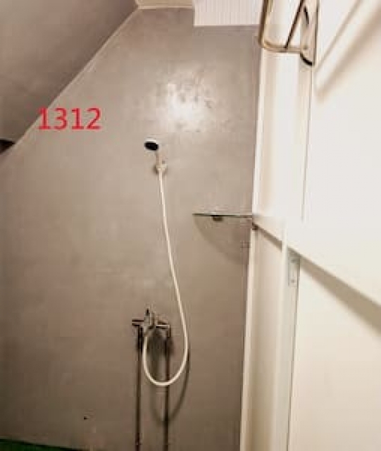 Room 1312 高雄左營區，建業客棧，近國訓中心，4.5坪(約13.5M2)