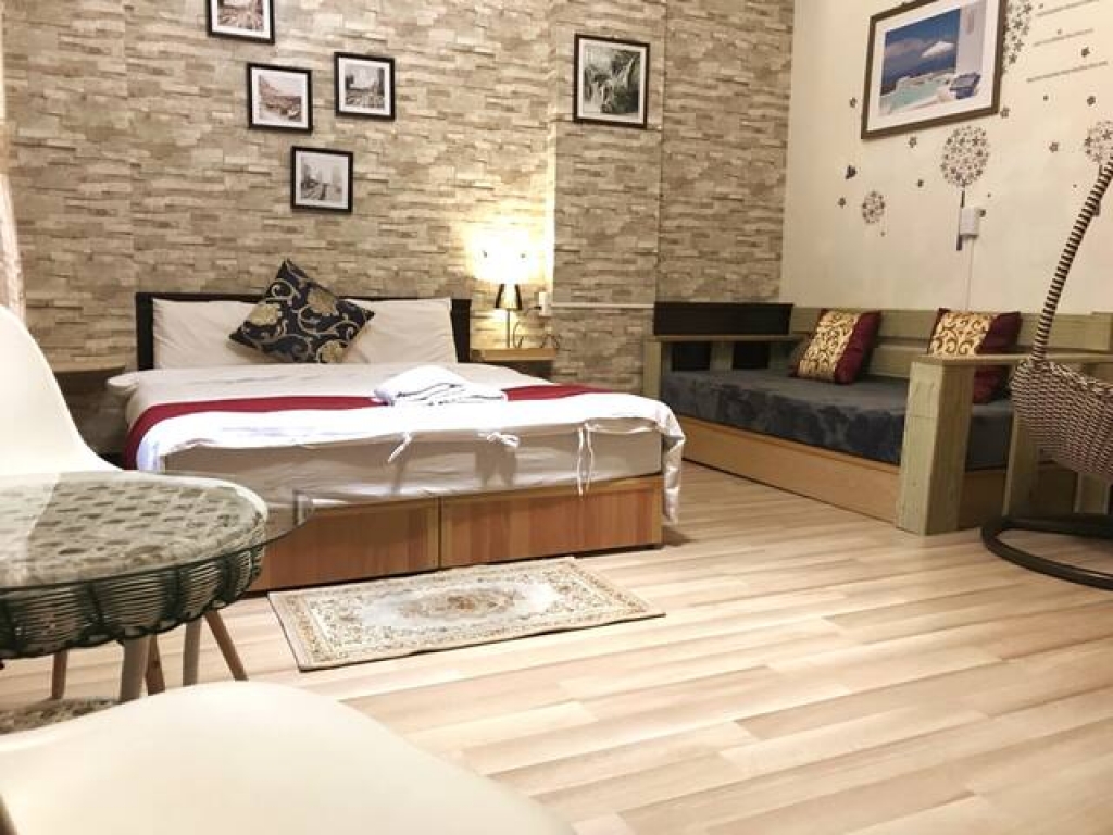 Room 2511 台南市區，近南紡夢時代，距離NCKU約2.5-2.8公里 ,3人套房，9坪(約27m2) 